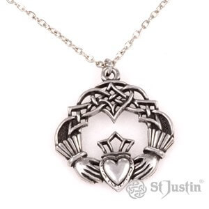 Claddagh pendant (PN182)