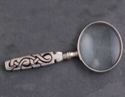 Gifts magnifier