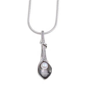 Pearl lily pendant (PN832)